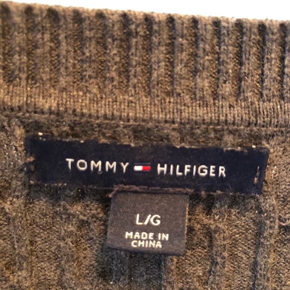 Tommy Hilfiger sweater - Picture 2 of 2